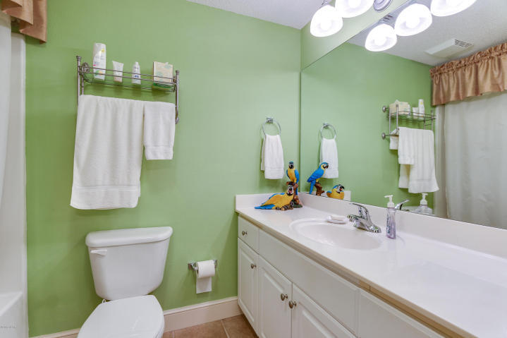 MAJESTIC BEACH TOWERS I - Residential