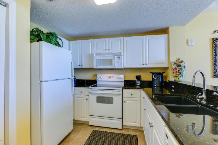 MAJESTIC BEACH TOWERS I - Residential