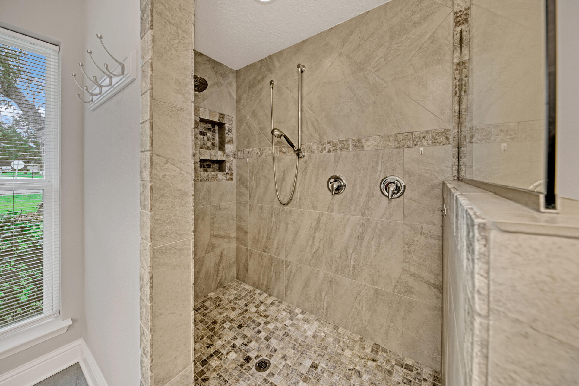 WIND MEADOWS - Residential