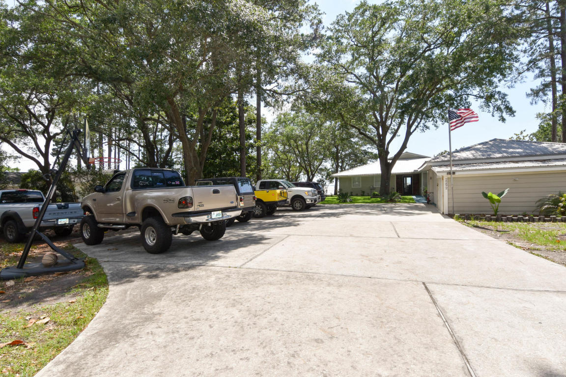 BAY GROVE - Residential