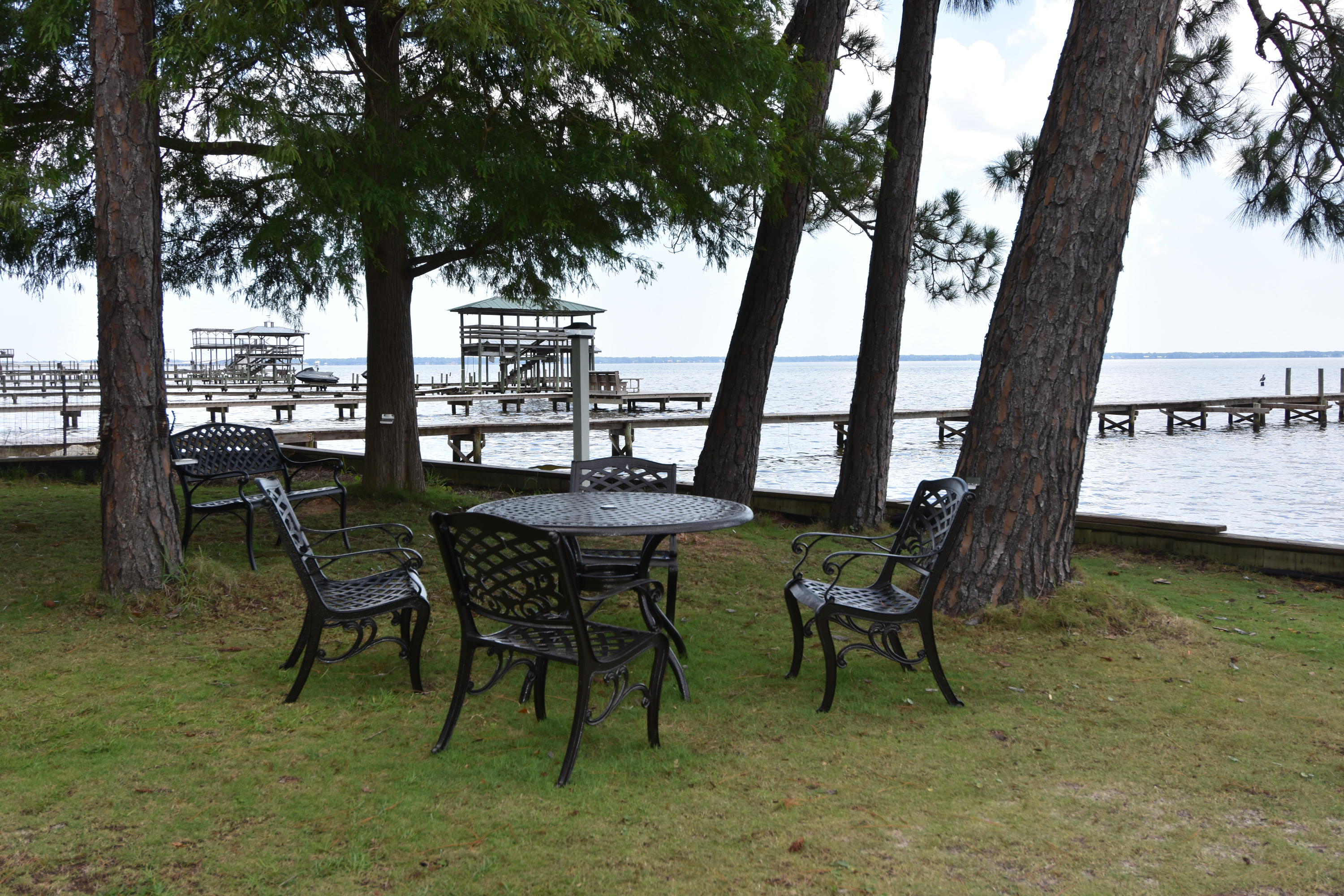 BAY GROVE - Residential