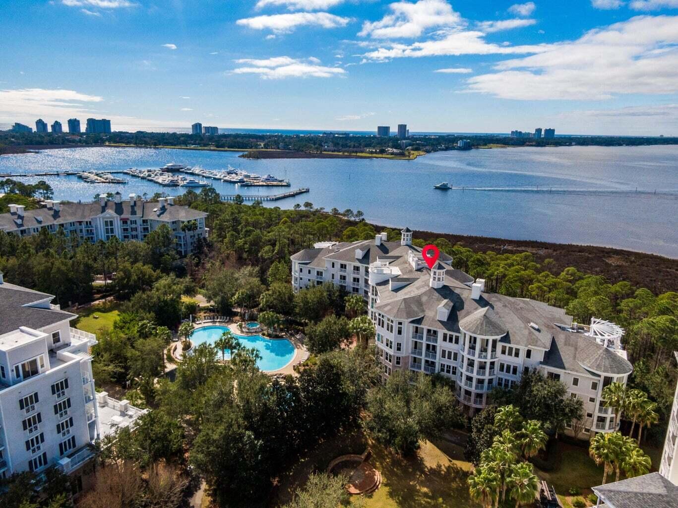 BAHIA CONDO - Residential