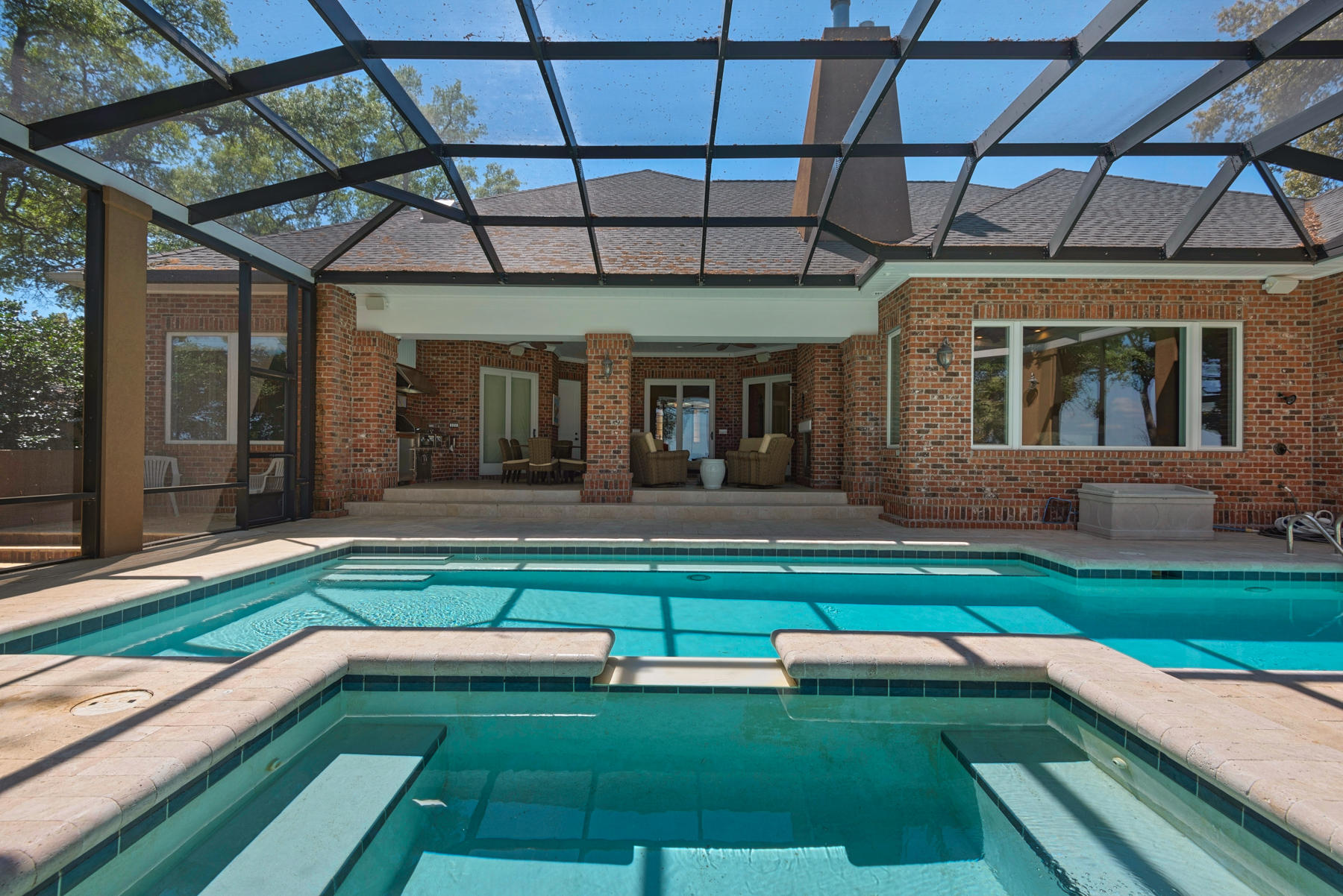 Elliot Point - Residential