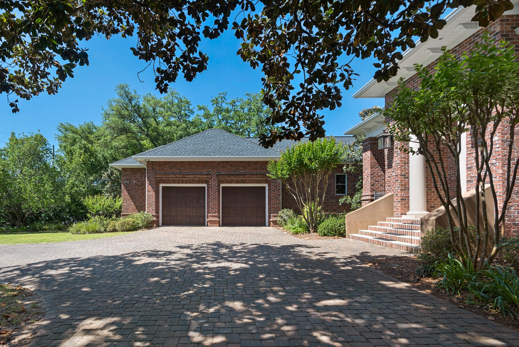 Elliot Point - Residential