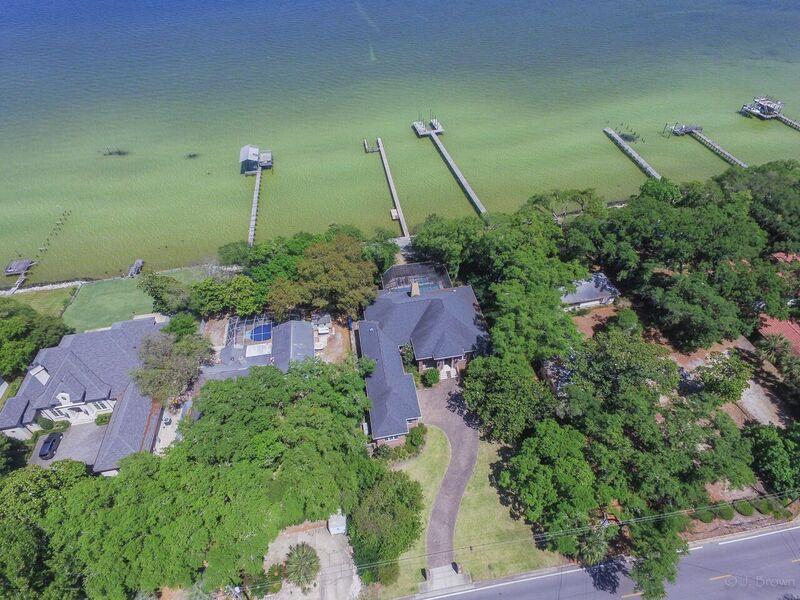 Elliot Point - Residential