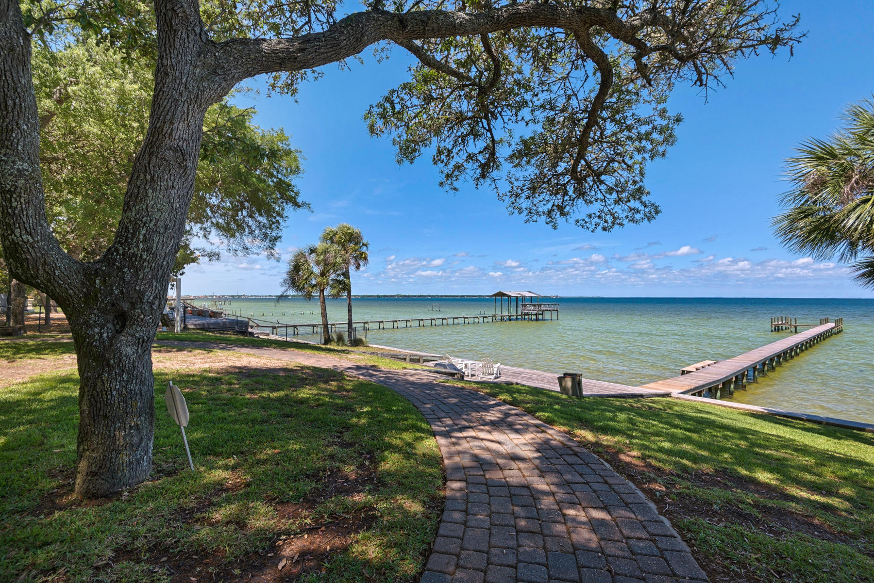 Elliot Point - Residential