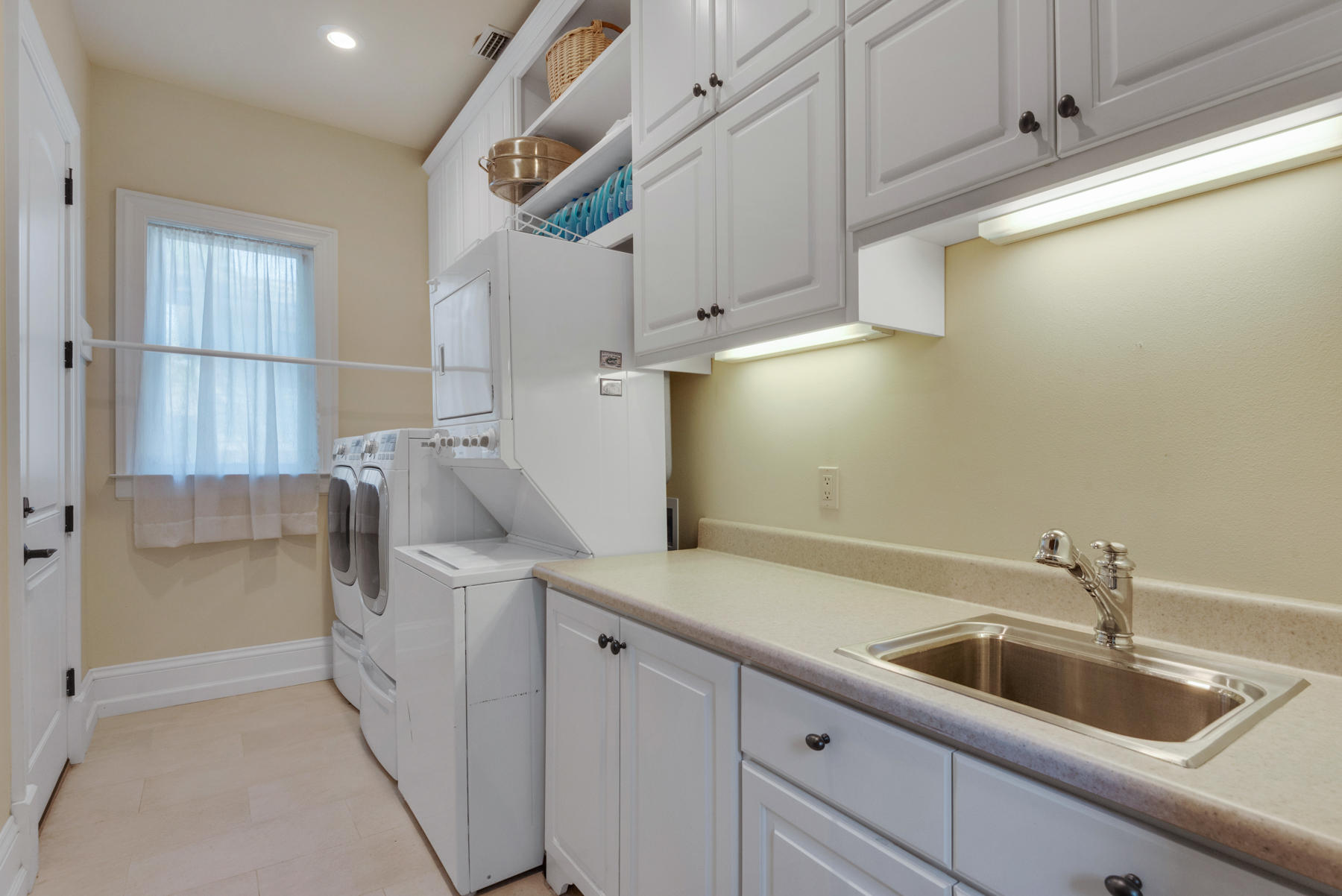 Elliot Point - Residential