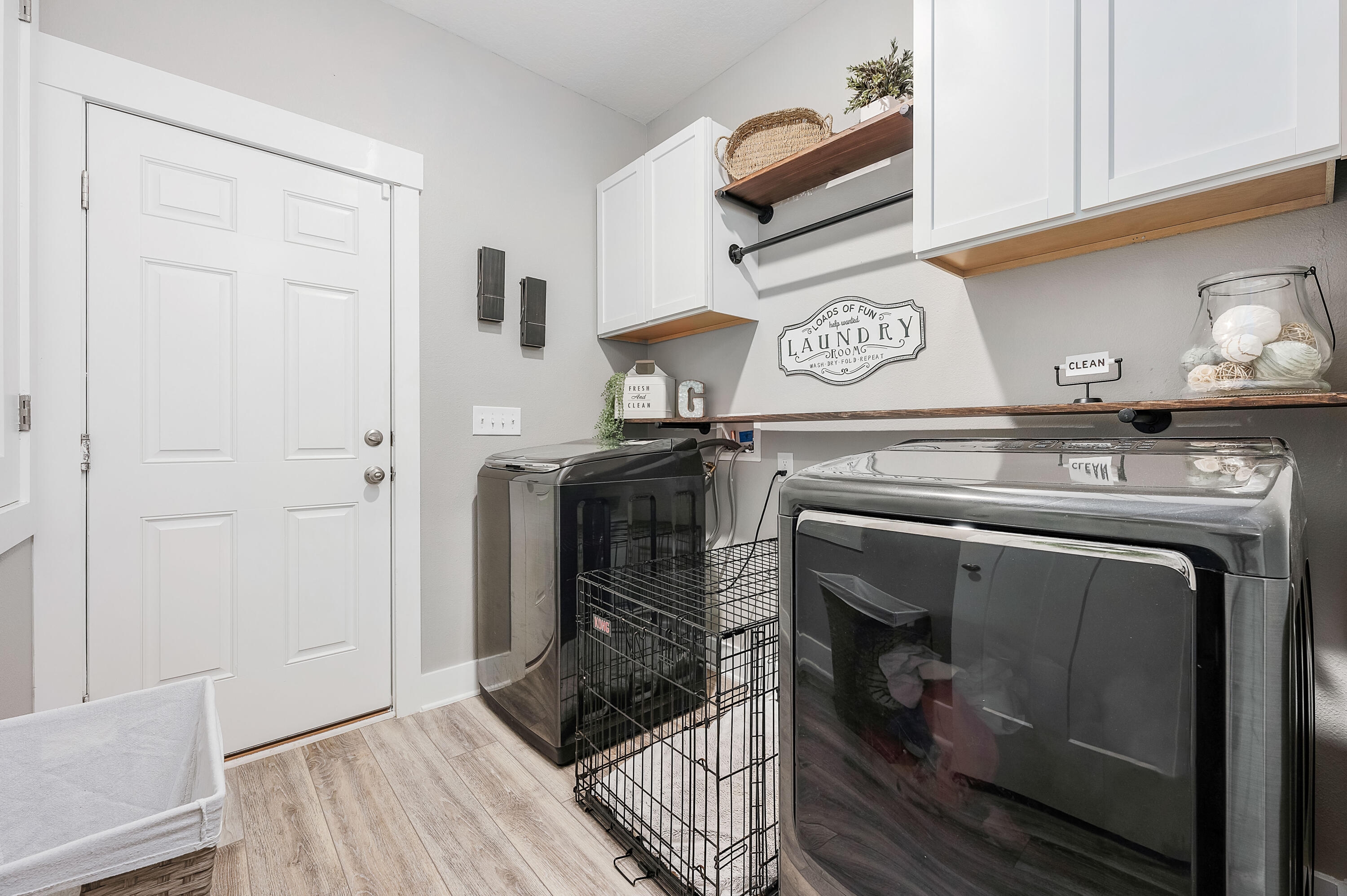 FOREST BAY ESTATES PHASE 1RECORDED IN PB 13 PGS 22 - 24LOT 7 BLK G AS DES IN OR 4098PG 1319 - Residential