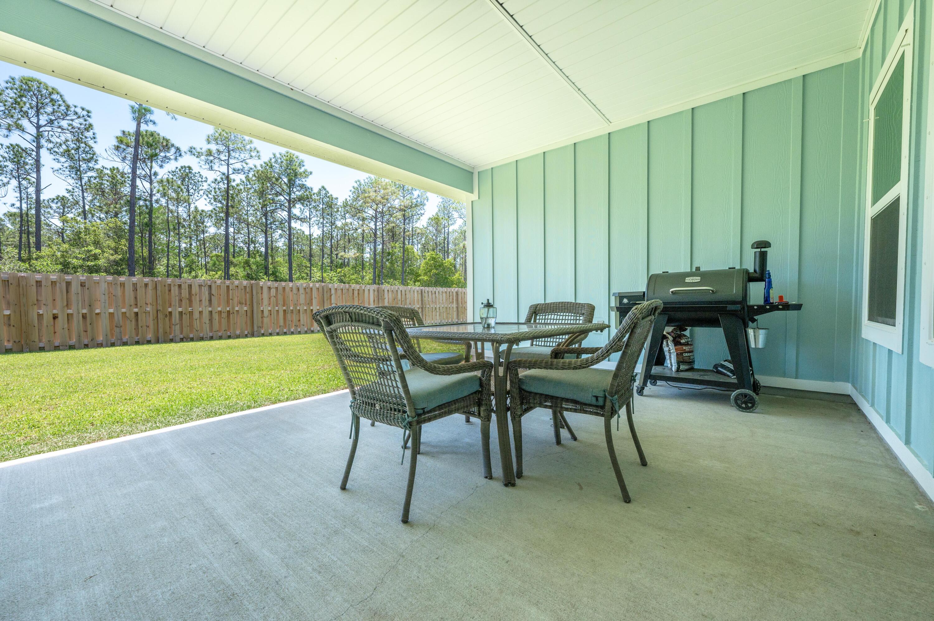 FOREST BAY ESTATES PHASE 1RECORDED IN PB 13 PGS 22 - 24LOT 7 BLK G AS DES IN OR 4098PG 1319 - Residential