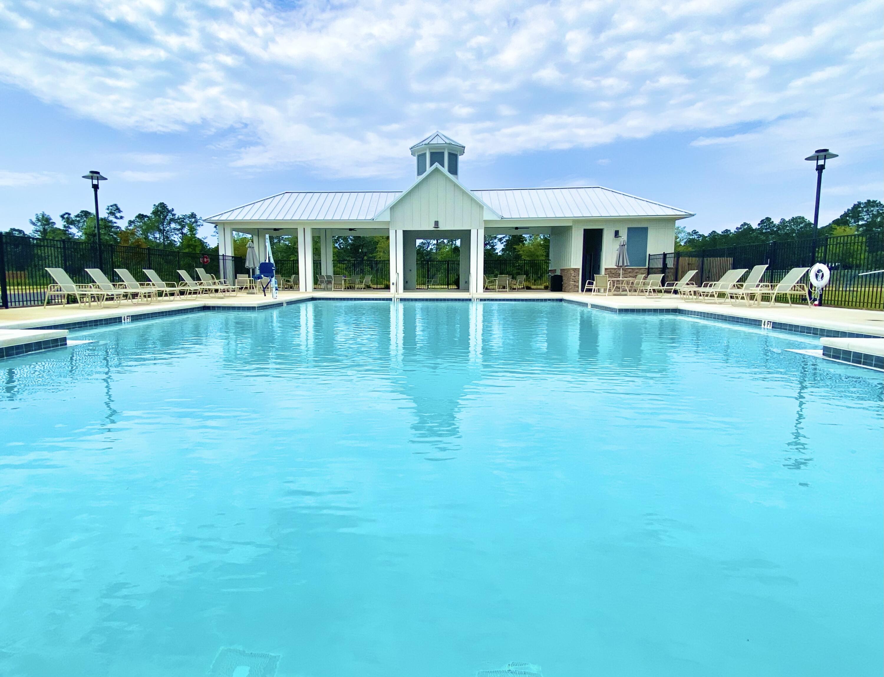 FOREST BAY ESTATES PHASE 1RECORDED IN PB 13 PGS 22 - 24LOT 7 BLK G AS DES IN OR 4098PG 1319 - Residential