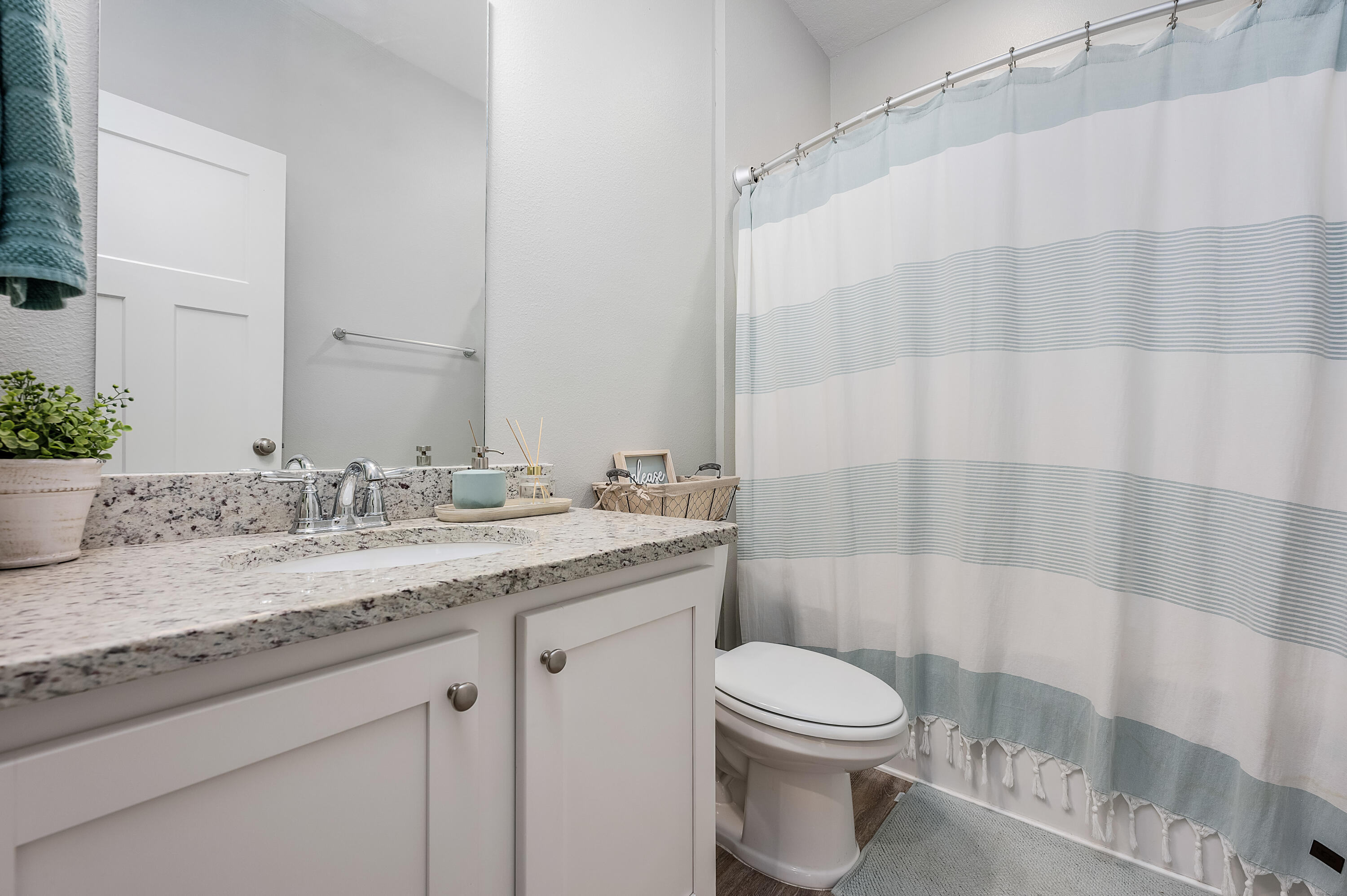 FOREST BAY ESTATES PHASE 1RECORDED IN PB 13 PGS 22 - 24LOT 7 BLK G AS DES IN OR 4098PG 1319 - Residential