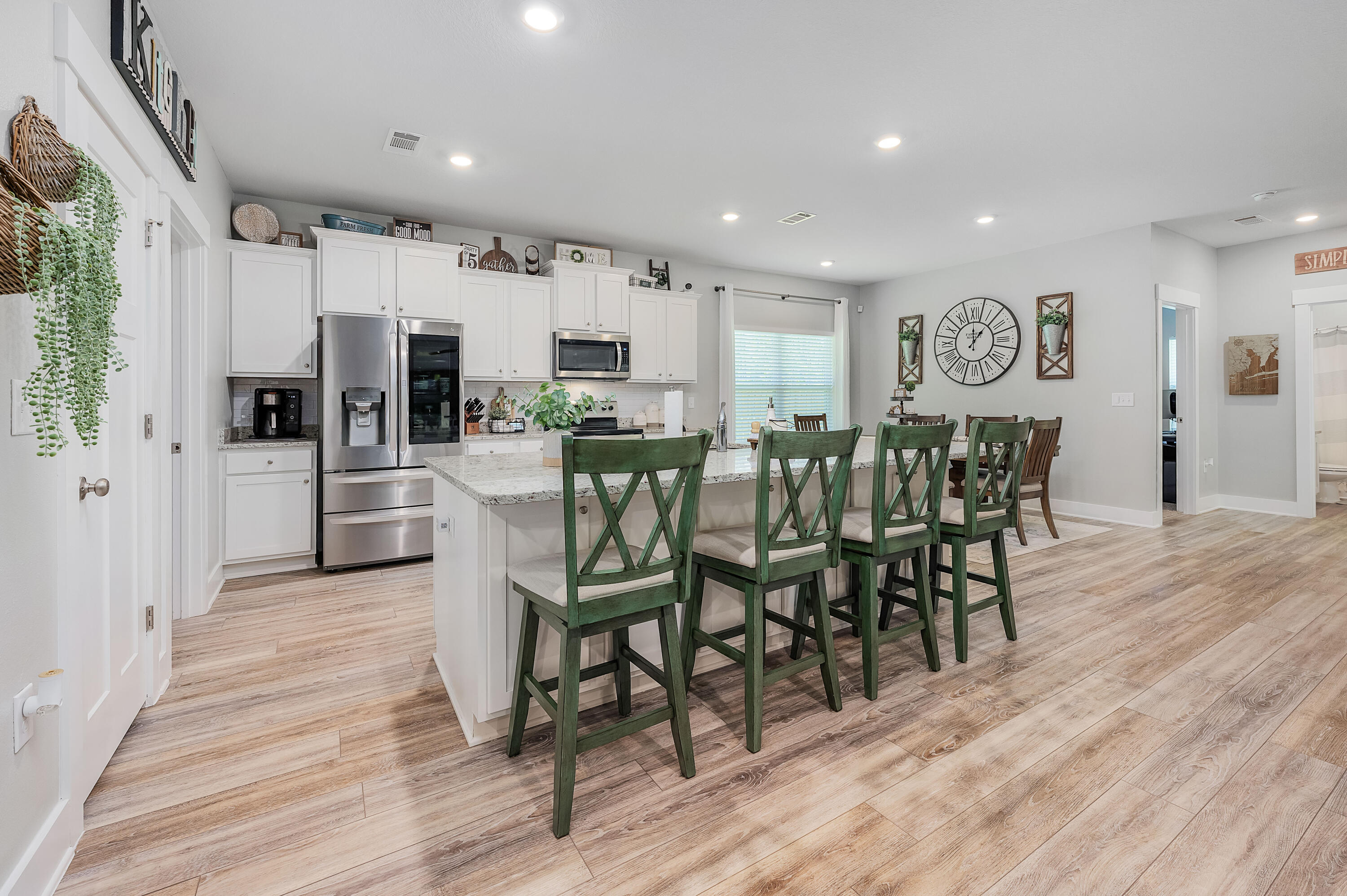 FOREST BAY ESTATES PHASE 1RECORDED IN PB 13 PGS 22 - 24LOT 7 BLK G AS DES IN OR 4098PG 1319 - Residential