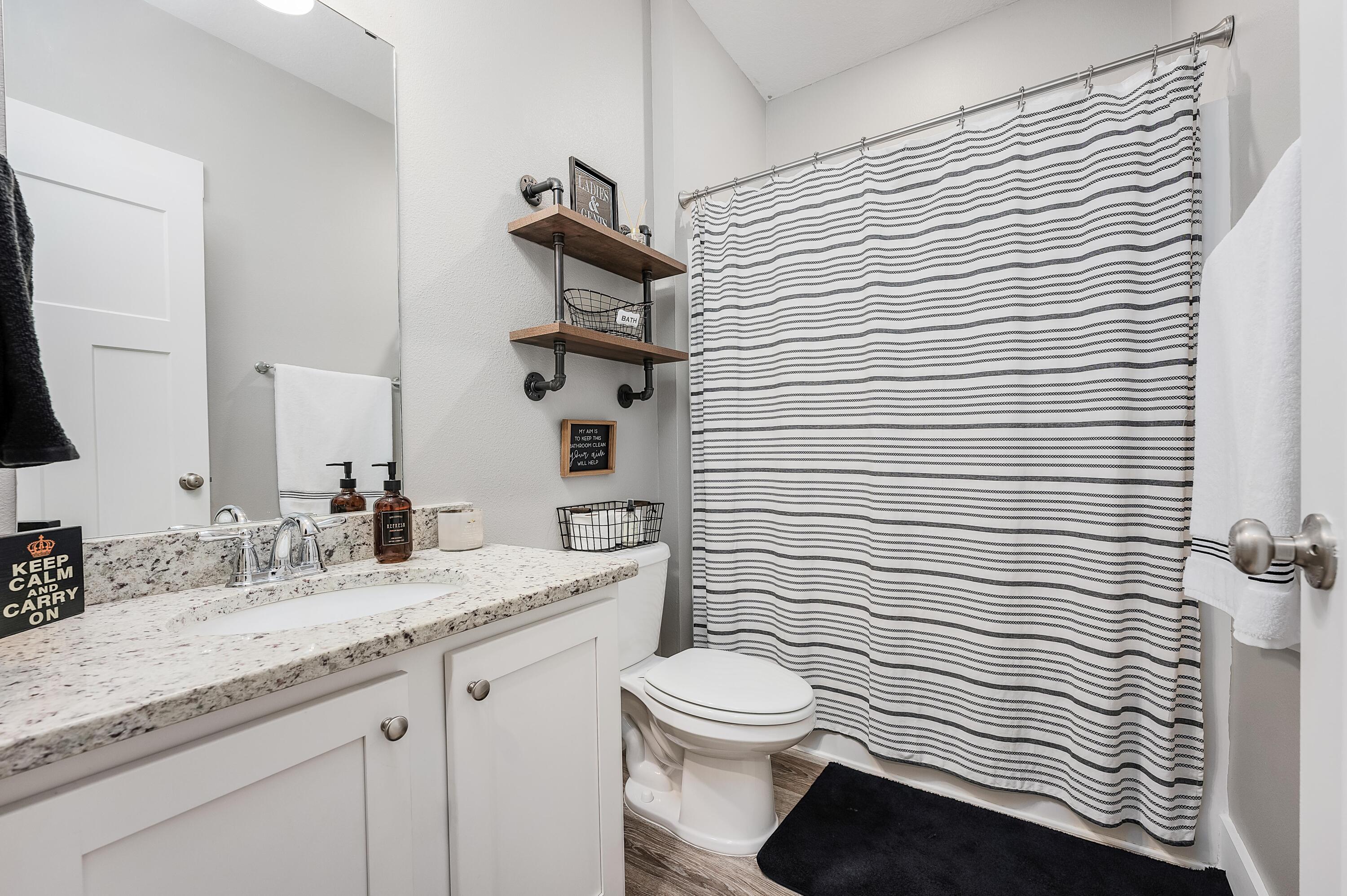 FOREST BAY ESTATES PHASE 1RECORDED IN PB 13 PGS 22 - 24LOT 7 BLK G AS DES IN OR 4098PG 1319 - Residential