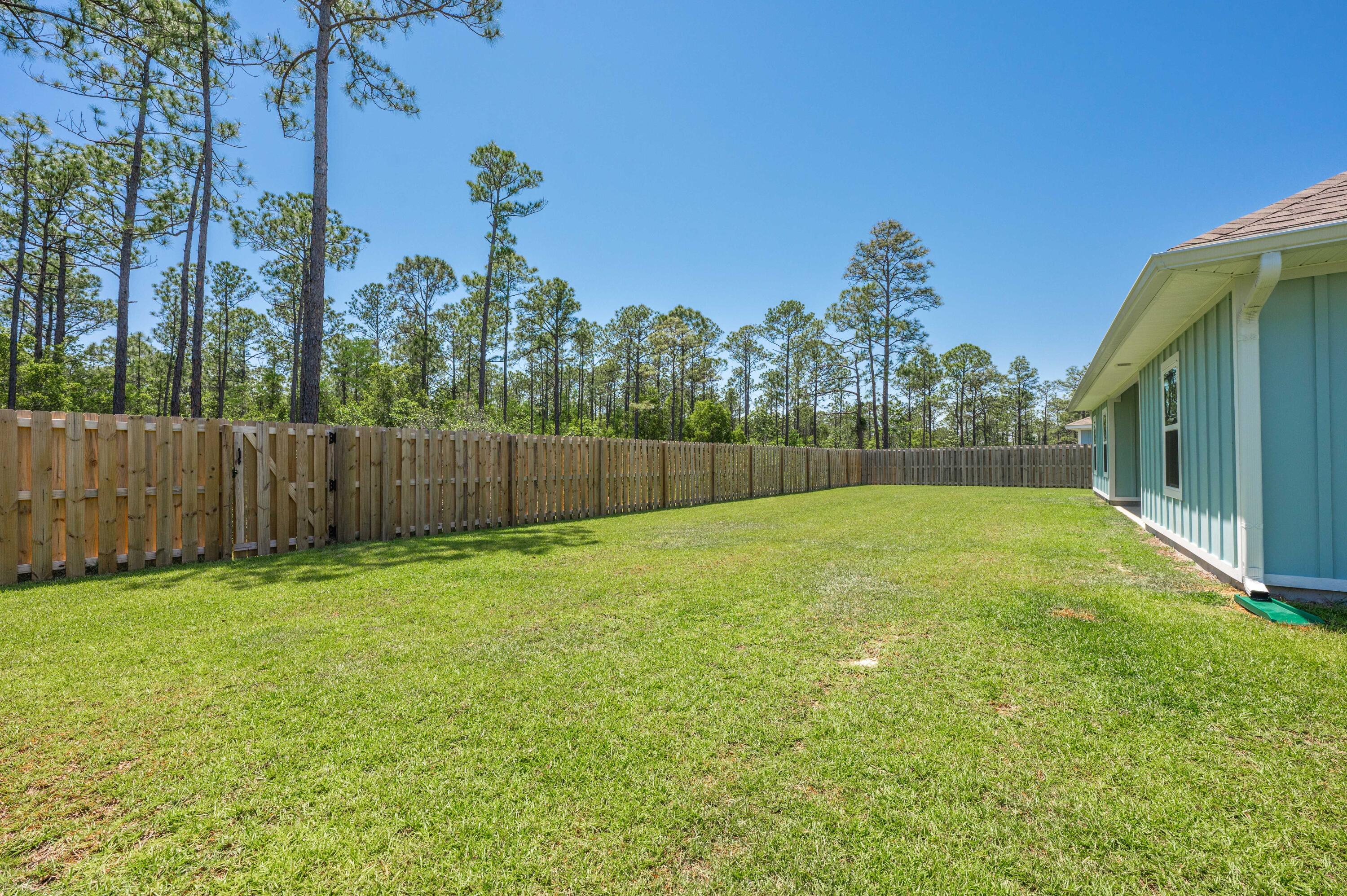 FOREST BAY ESTATES PHASE 1RECORDED IN PB 13 PGS 22 - 24LOT 7 BLK G AS DES IN OR 4098PG 1319 - Residential