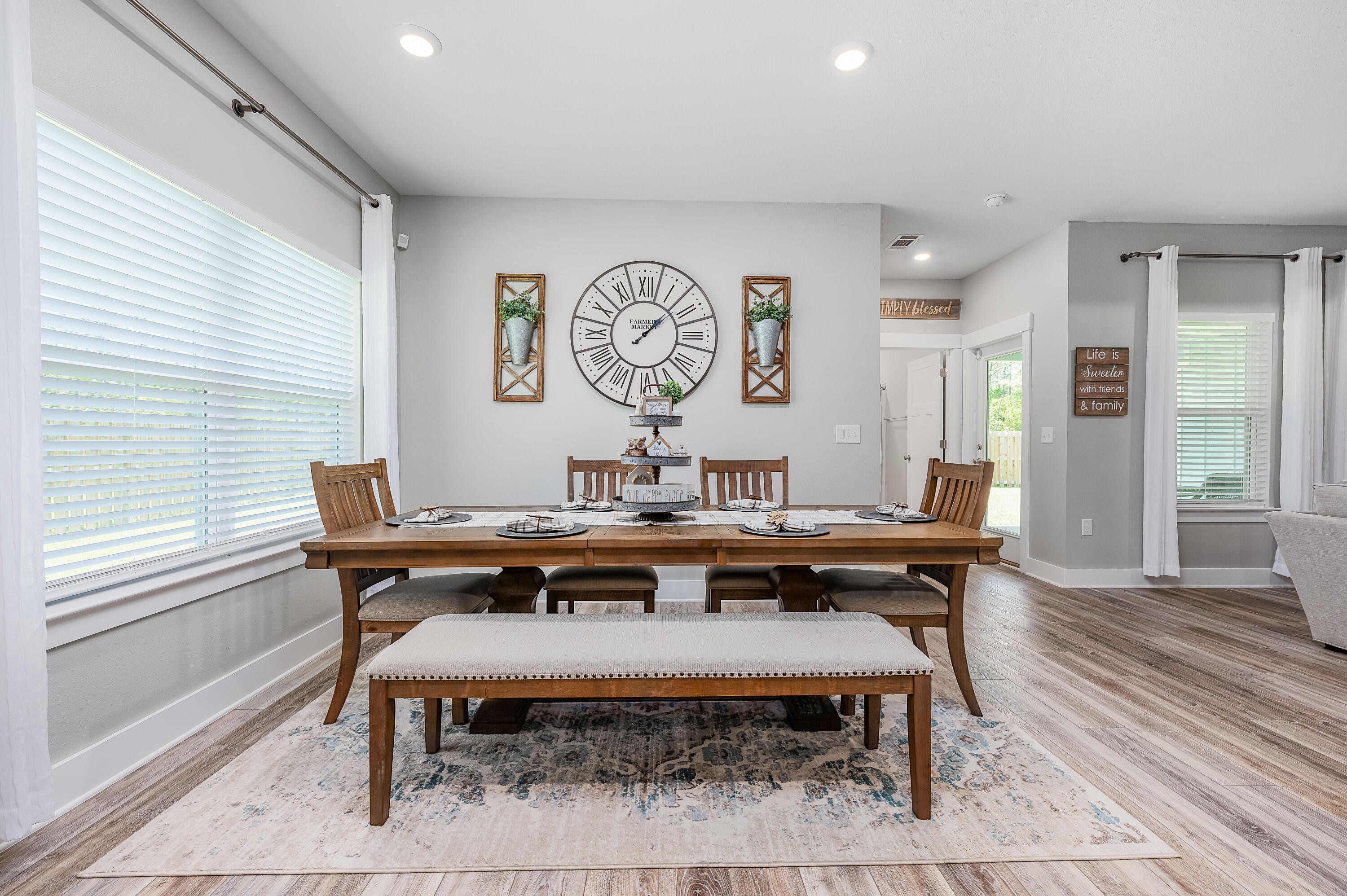 FOREST BAY ESTATES PHASE 1RECORDED IN PB 13 PGS 22 - 24LOT 7 BLK G AS DES IN OR 4098PG 1319 - Residential