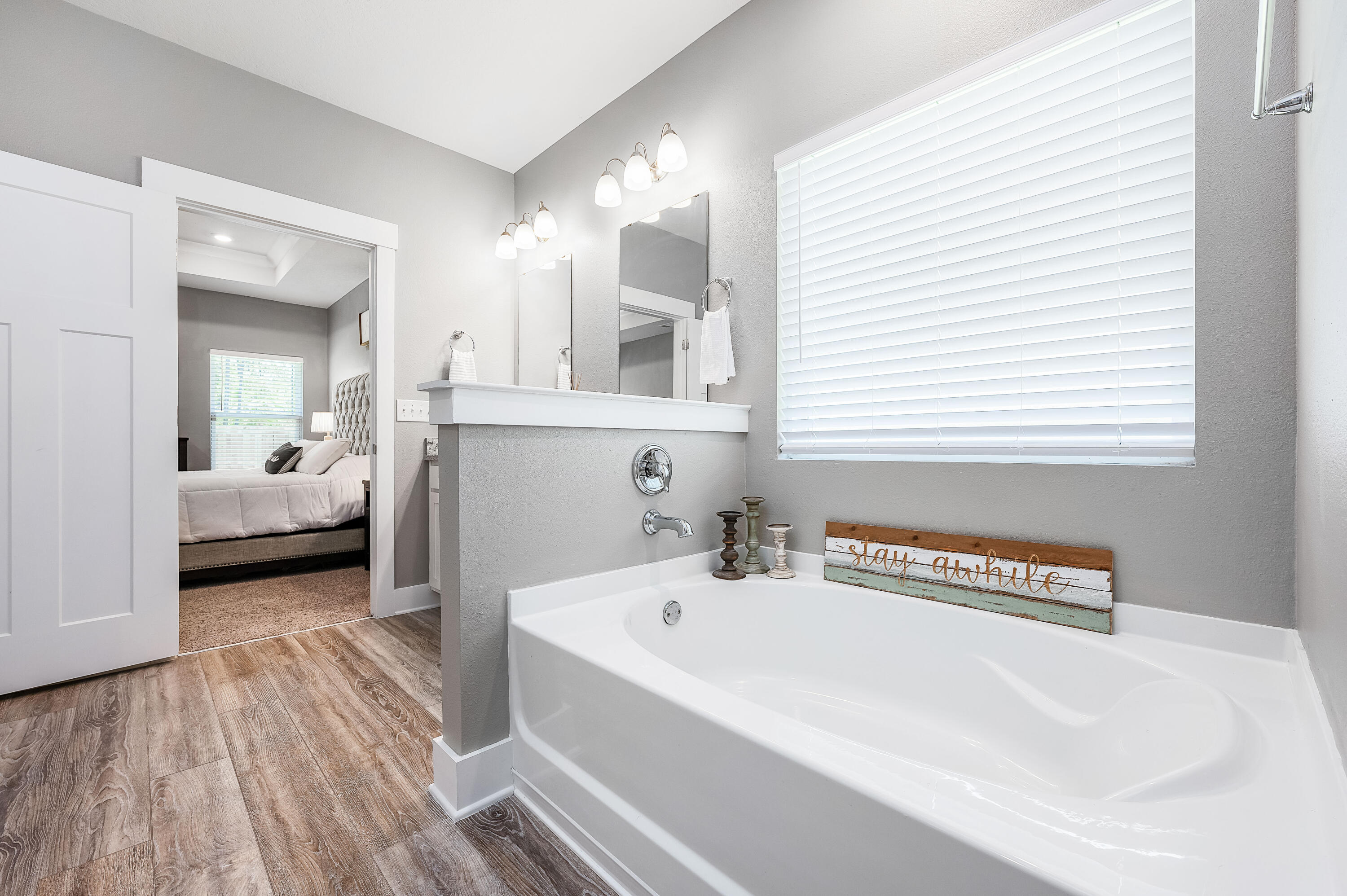 FOREST BAY ESTATES PHASE 1RECORDED IN PB 13 PGS 22 - 24LOT 7 BLK G AS DES IN OR 4098PG 1319 - Residential