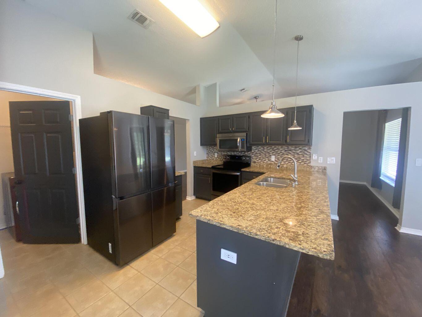 BISCAYNE POINTE - Residential