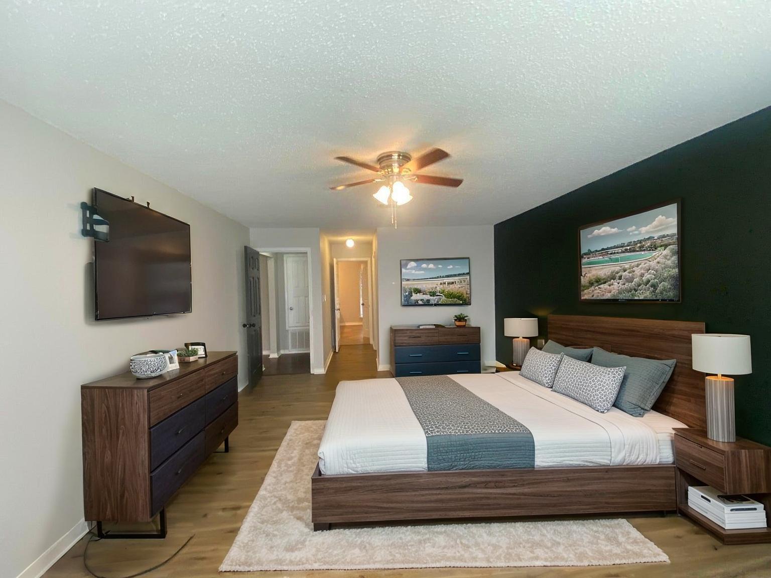 BISCAYNE POINTE - Residential
