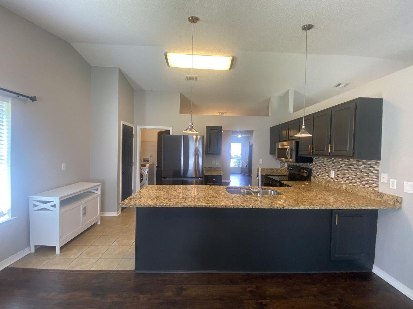 BISCAYNE POINTE - Residential