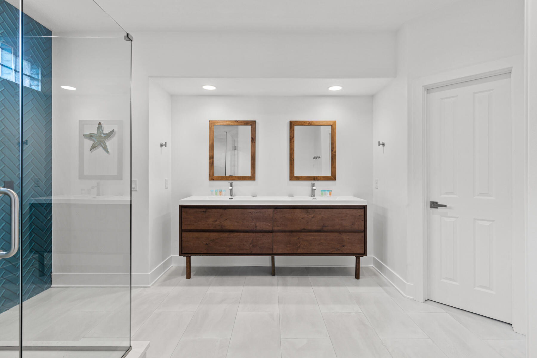 AVALON BEACH ESTATES - Residential