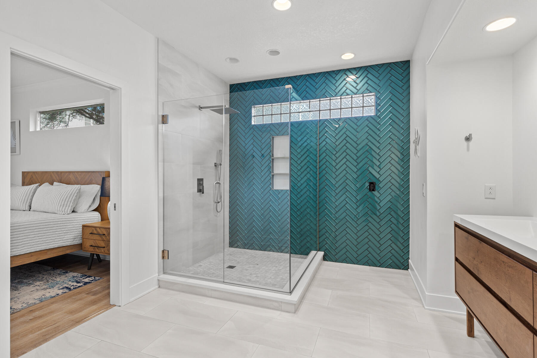 AVALON BEACH ESTATES - Residential