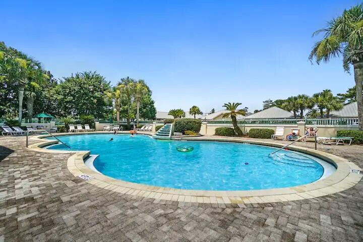 AVALON BEACH ESTATES - Residential