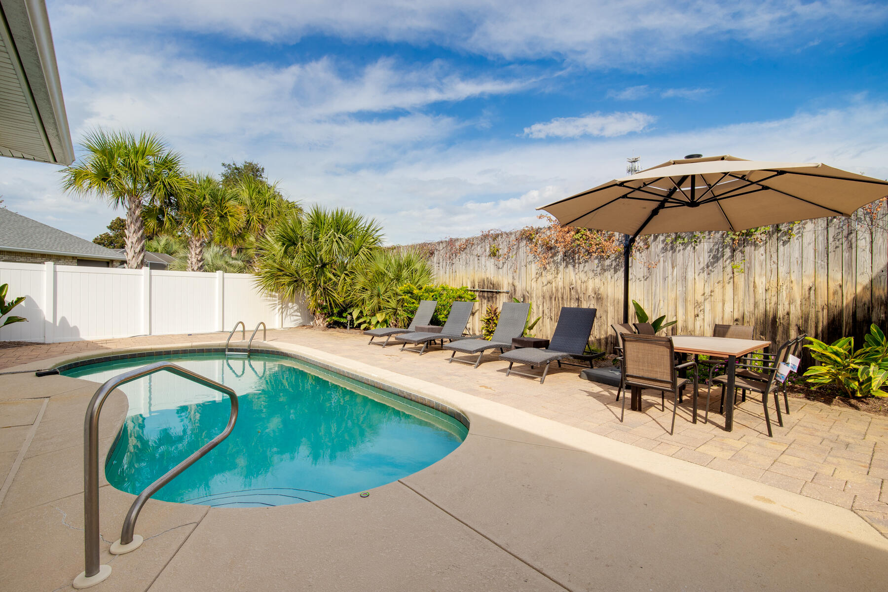 AVALON BEACH ESTATES - Residential