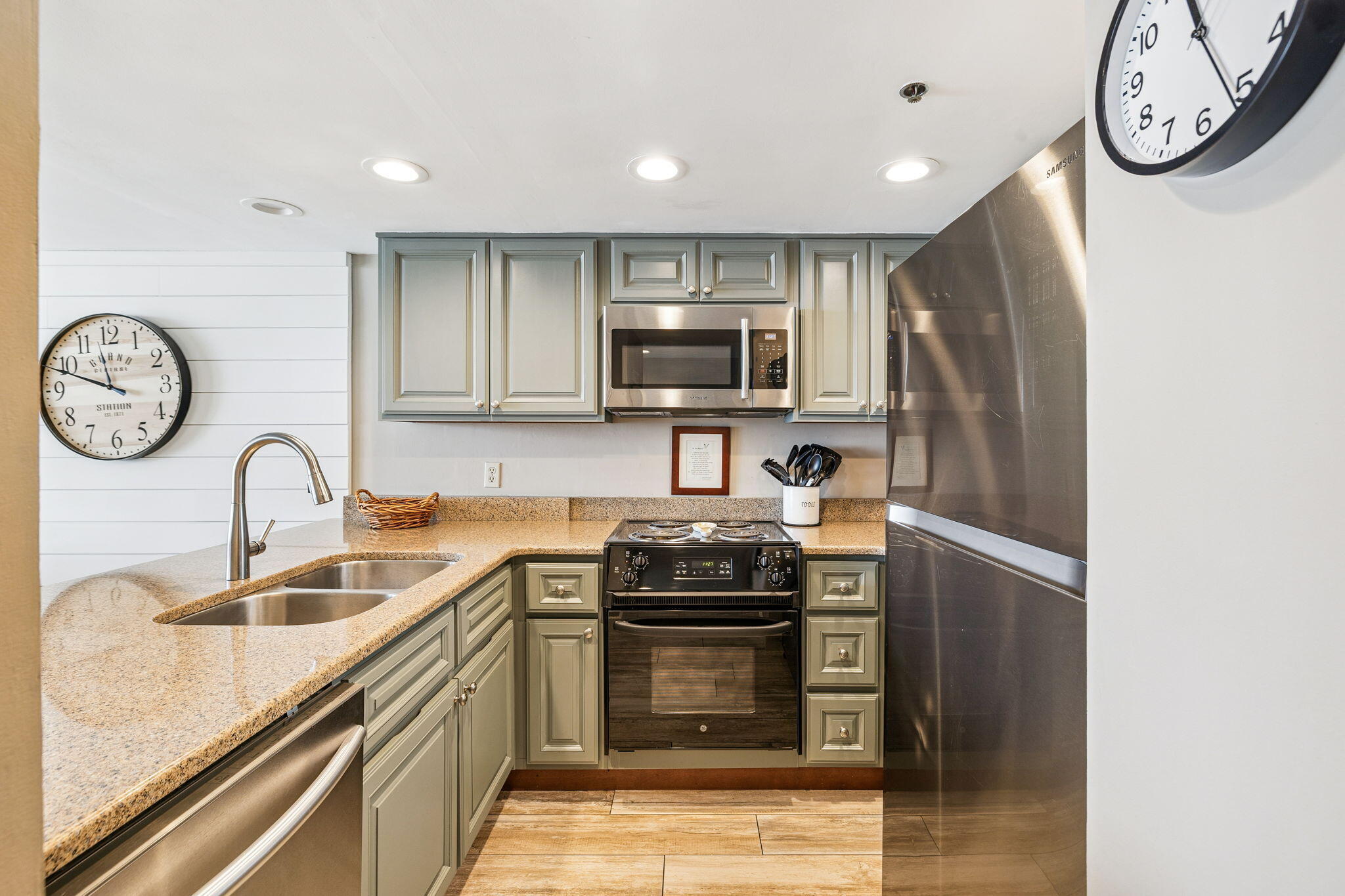 ONE SEAGROVE PLACE CONDO - Residential