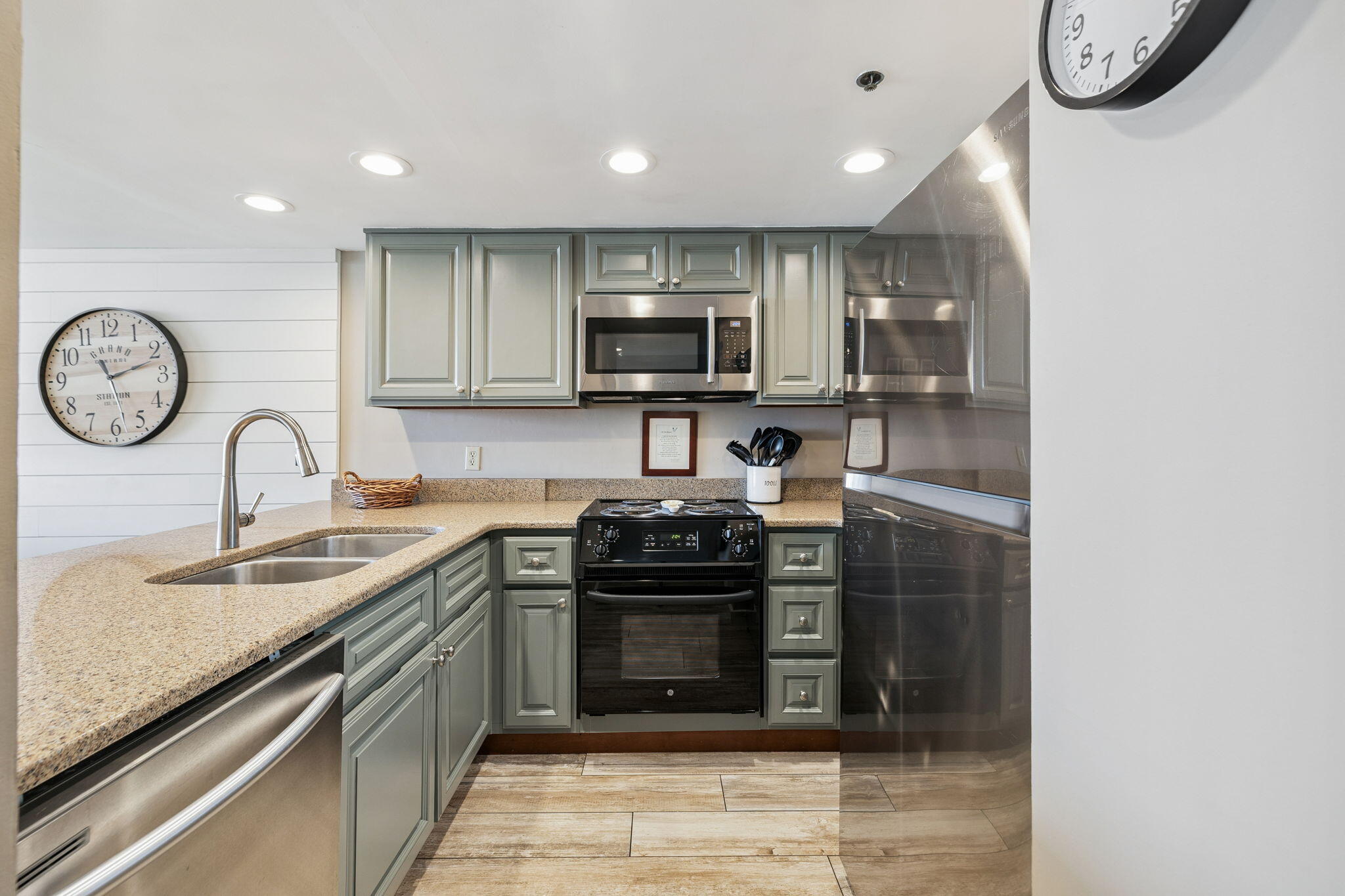 ONE SEAGROVE PLACE CONDO - Residential