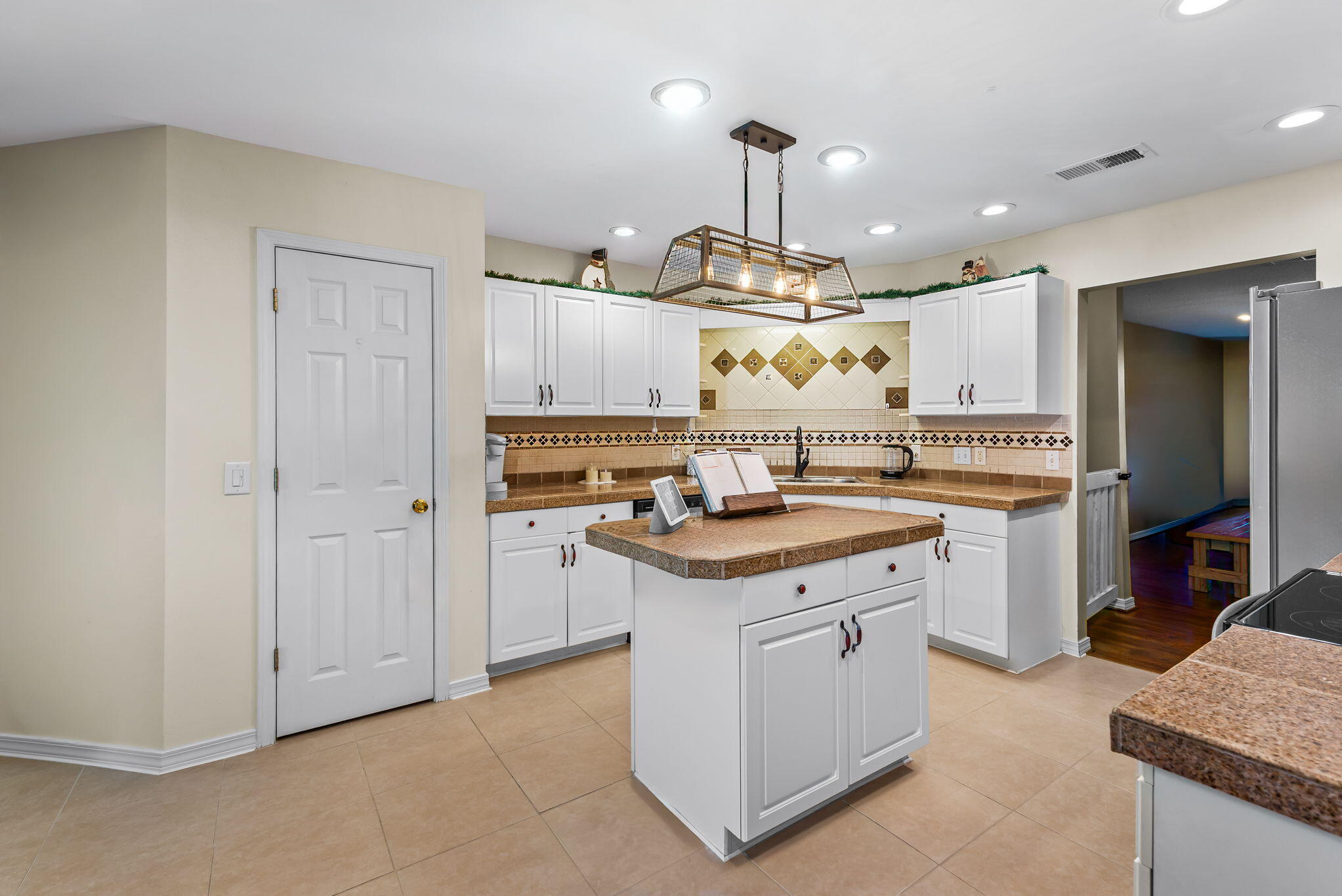 HOLLEY BY THE SEA - Residential