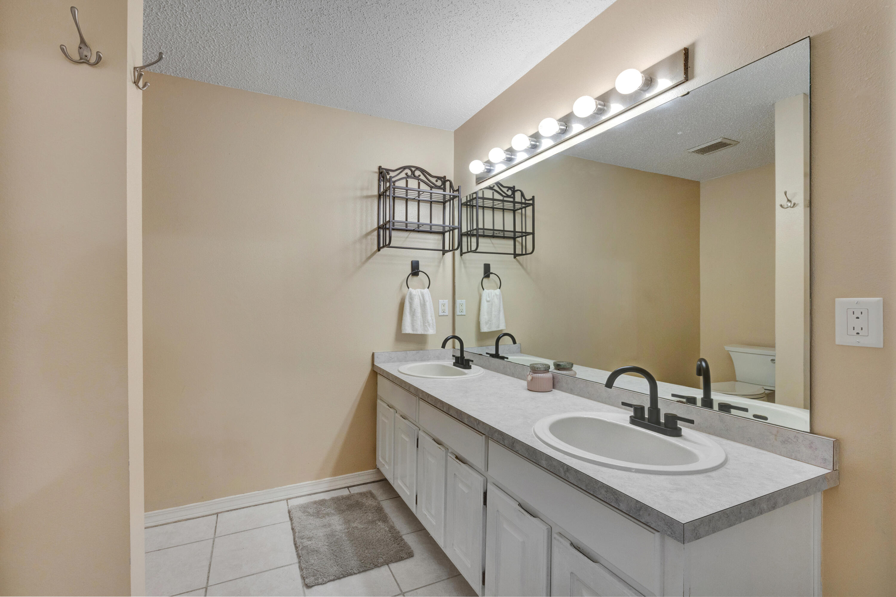CORONADO VILLAGE PH 3 - Residential