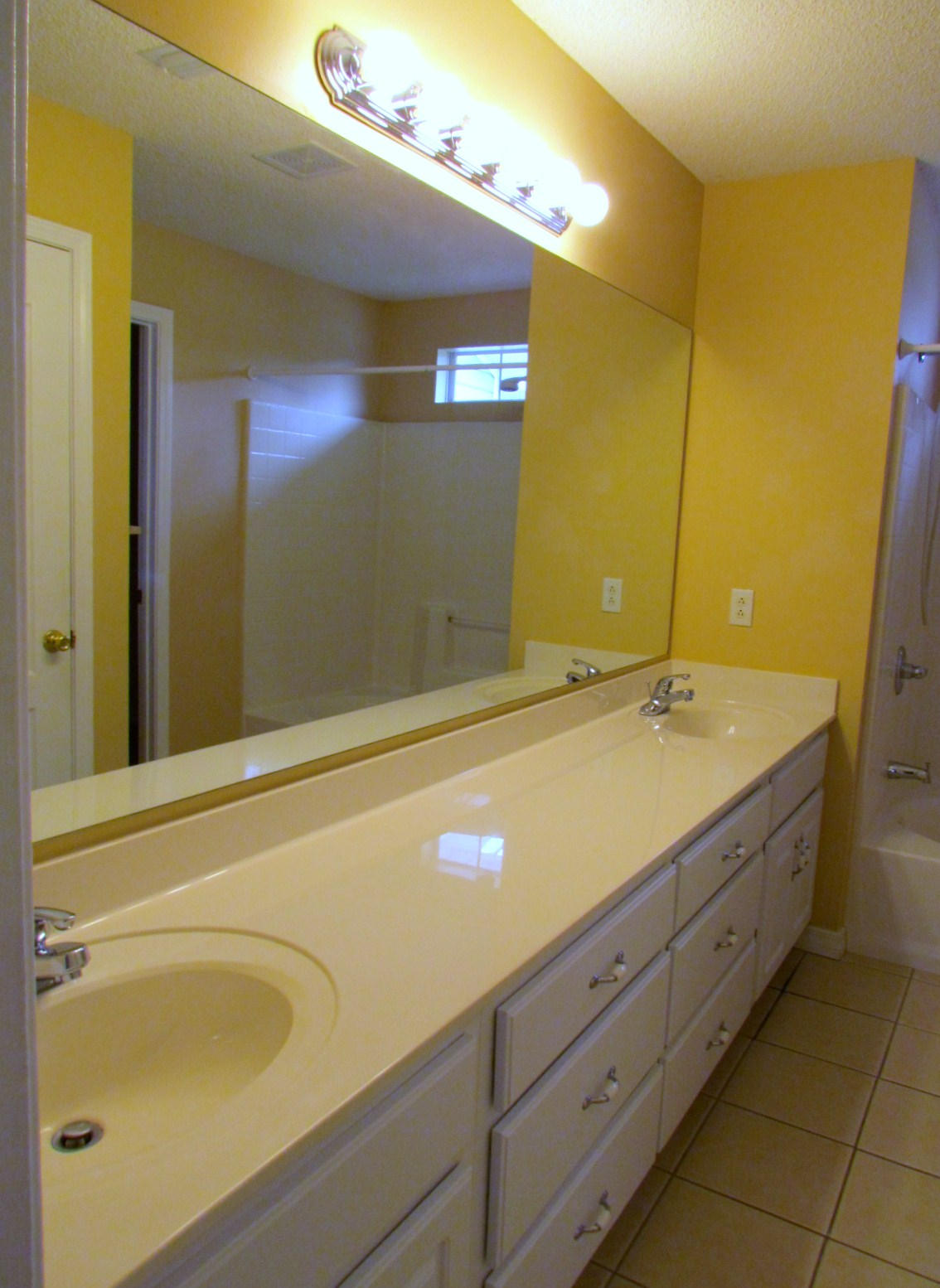 WHITEPOINT - Residential Lease