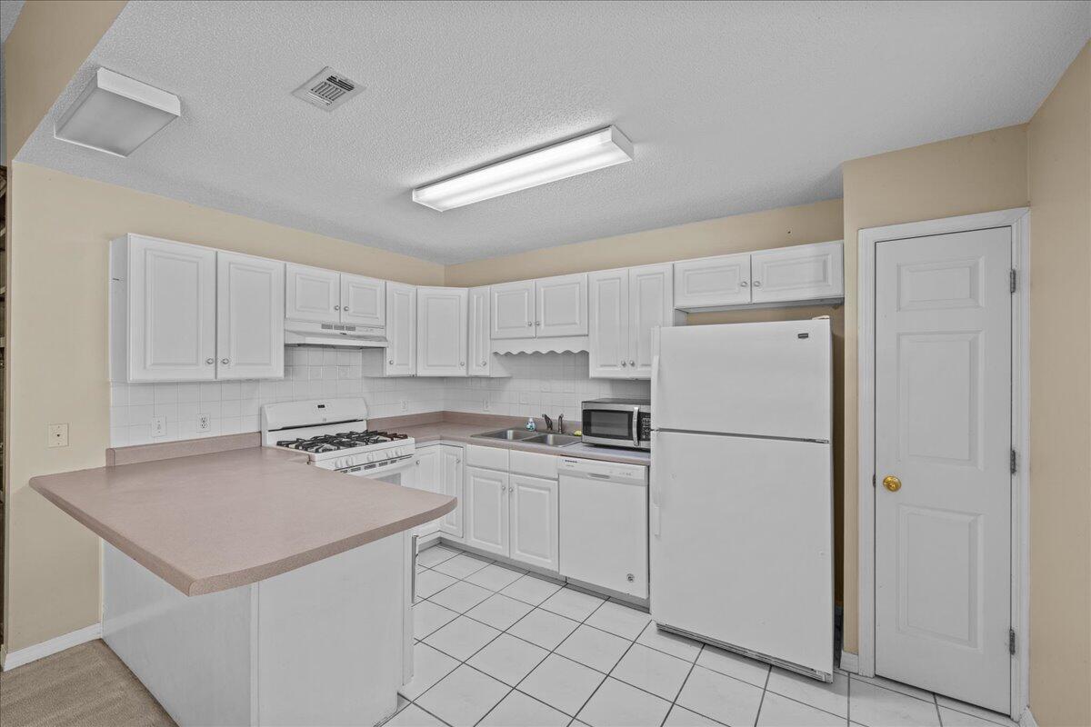 FOREST LAKE S/D - Residential