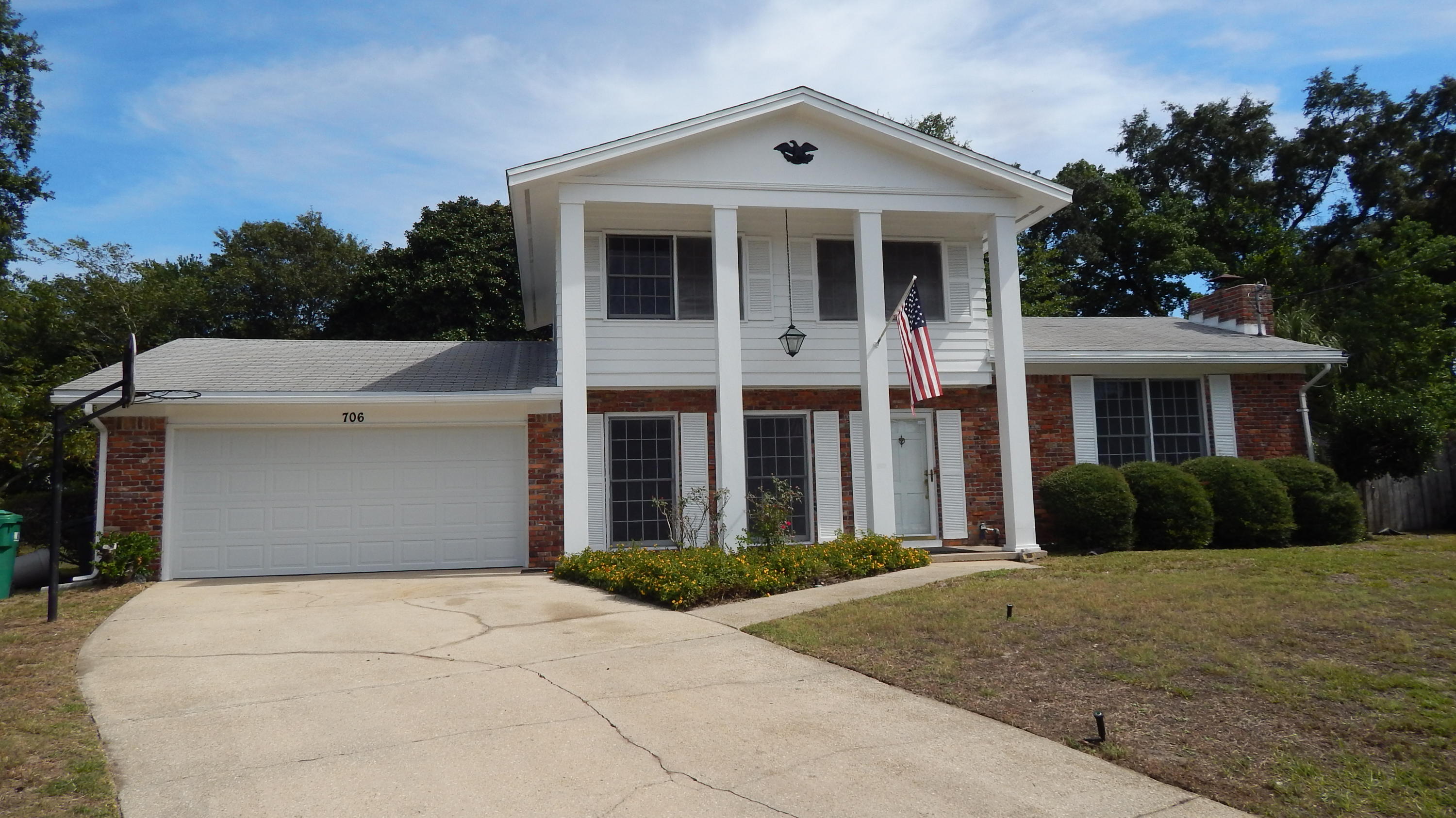 COLONIAL HEIGHTS - Residential