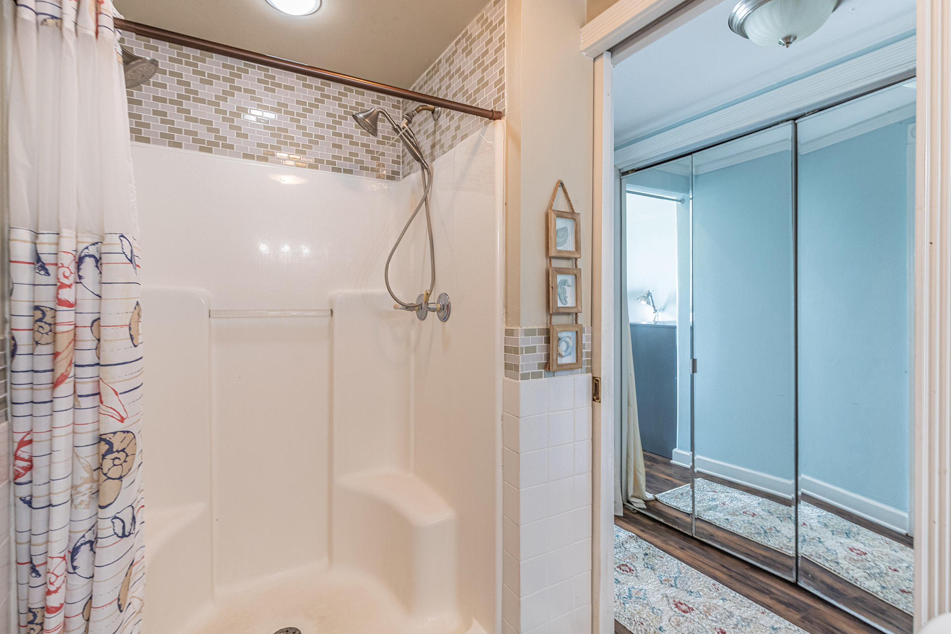 BAY GROVE - Residential