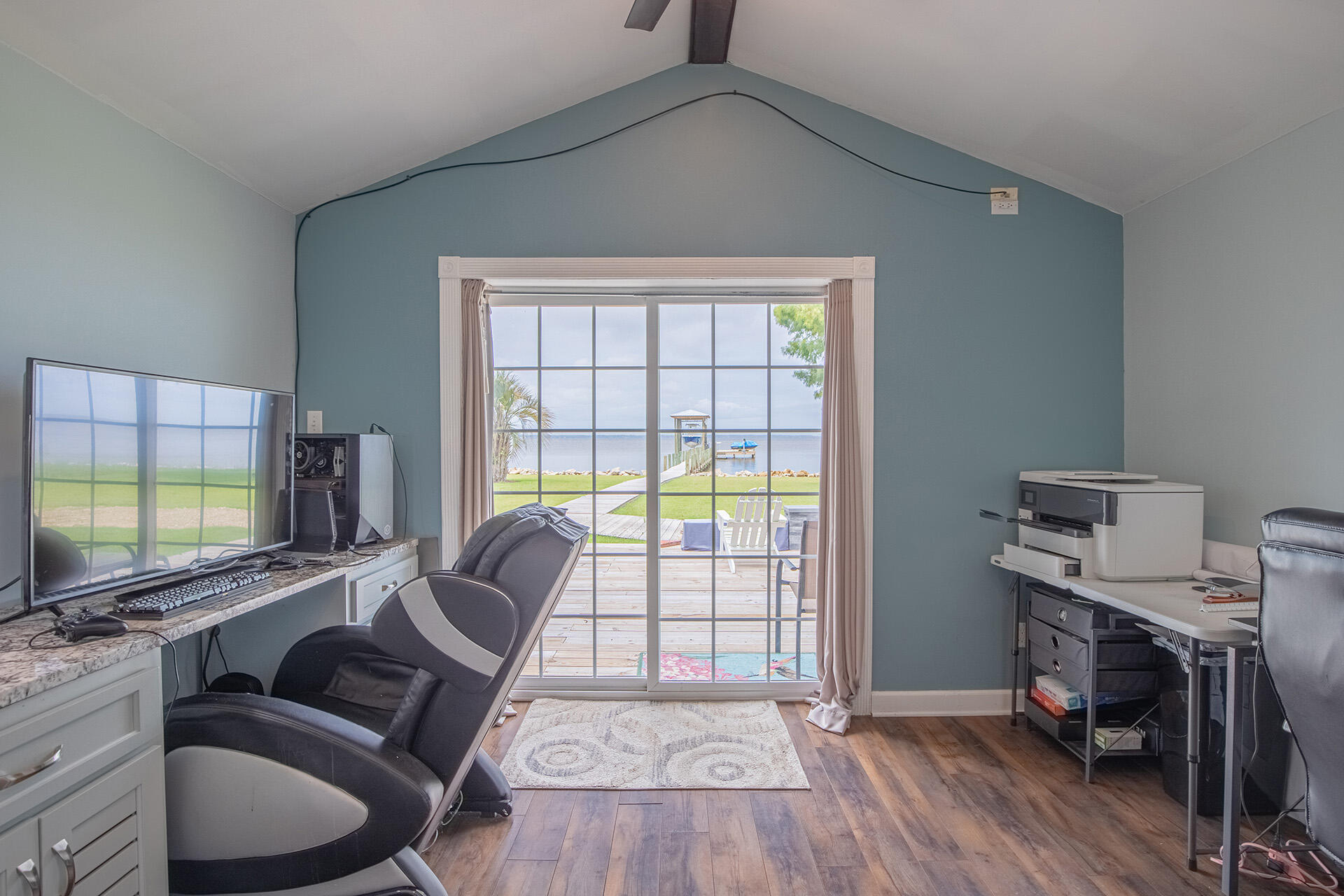 BAY GROVE - Residential