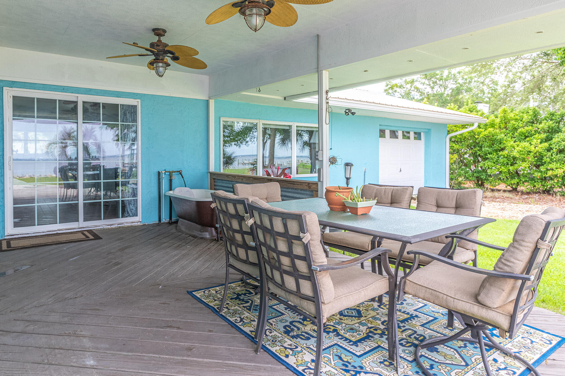 BAY GROVE - Residential