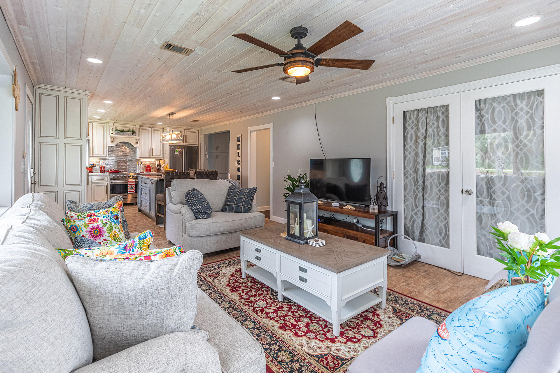 BAY GROVE - Residential