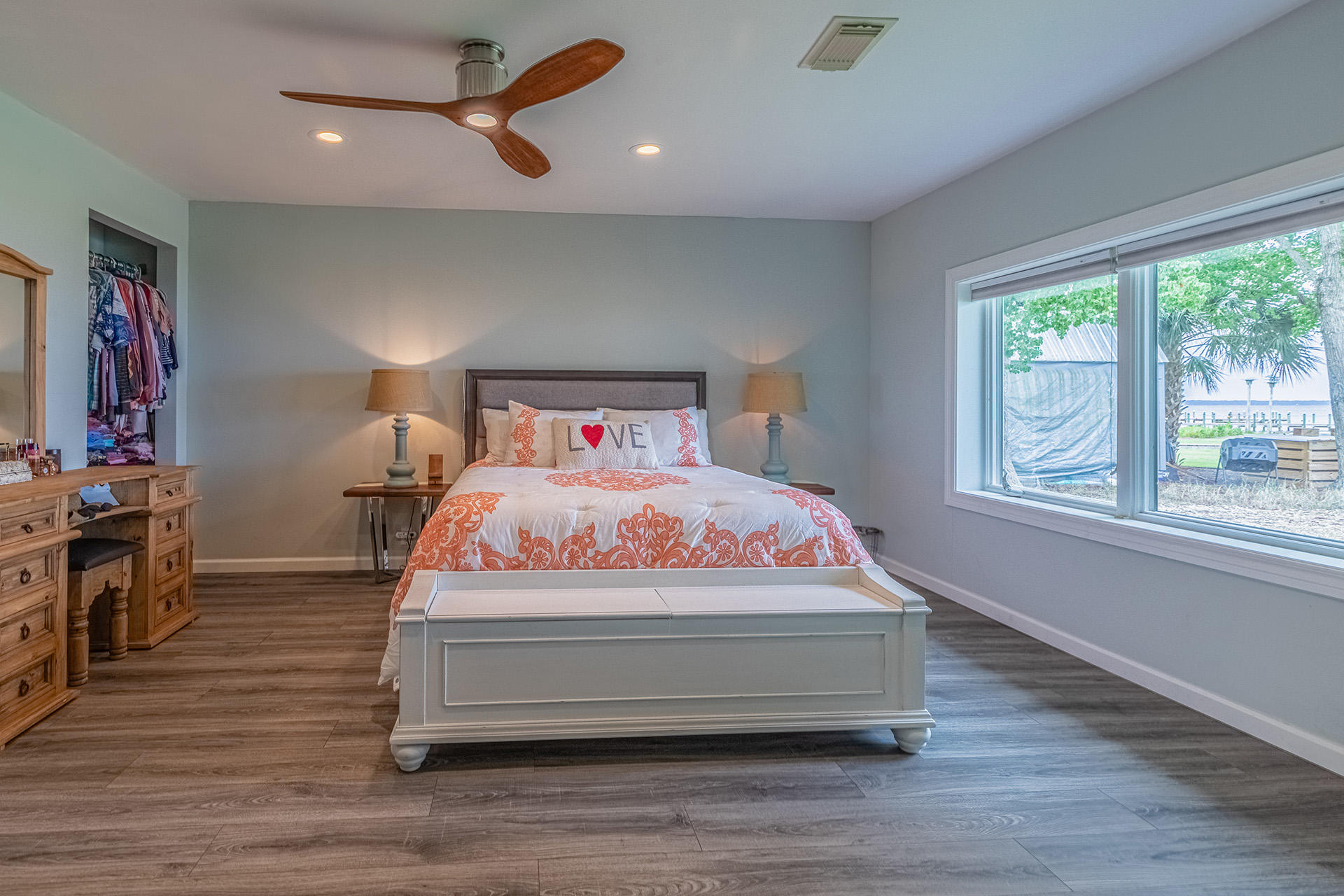 BAY GROVE - Residential