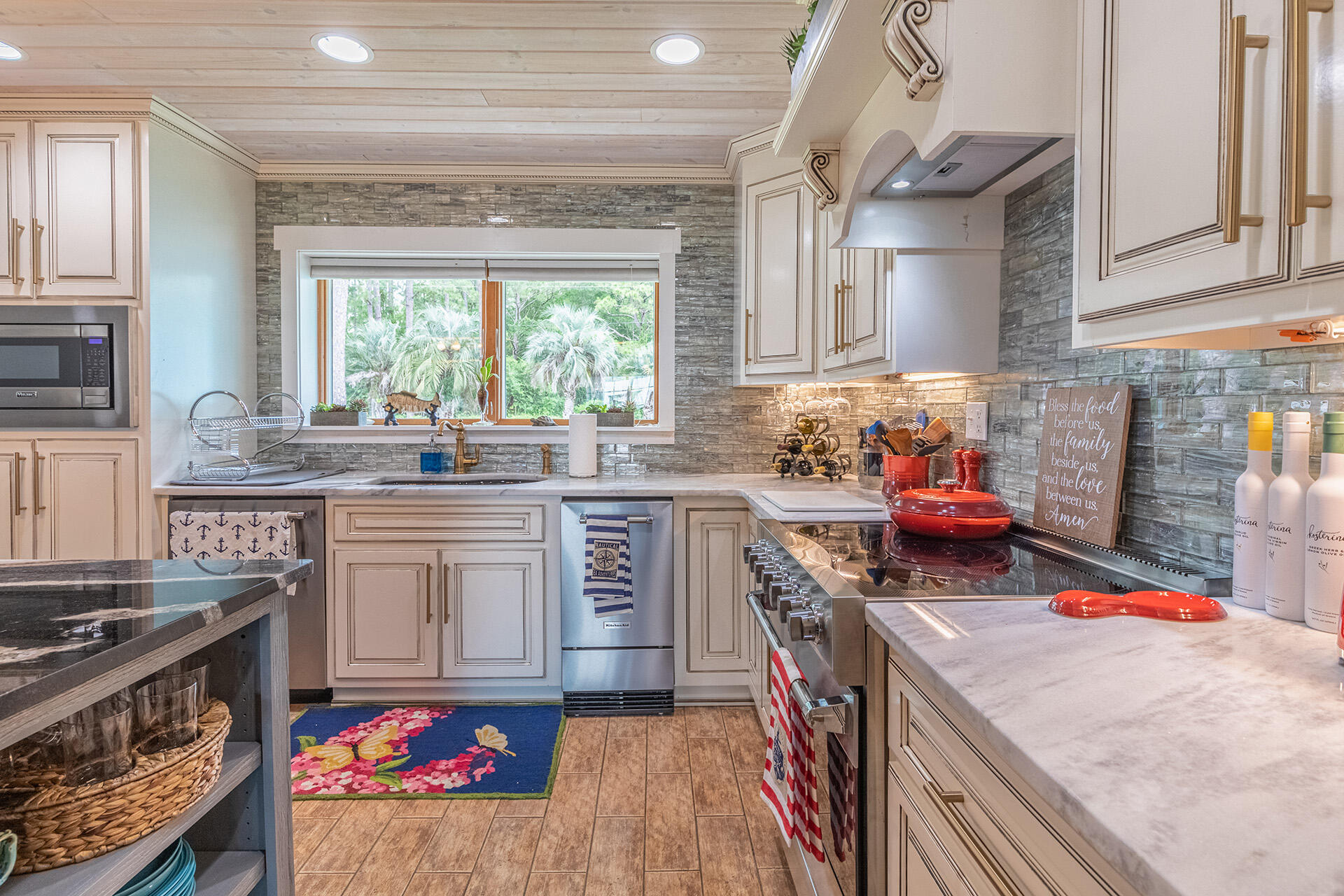 BAY GROVE - Residential