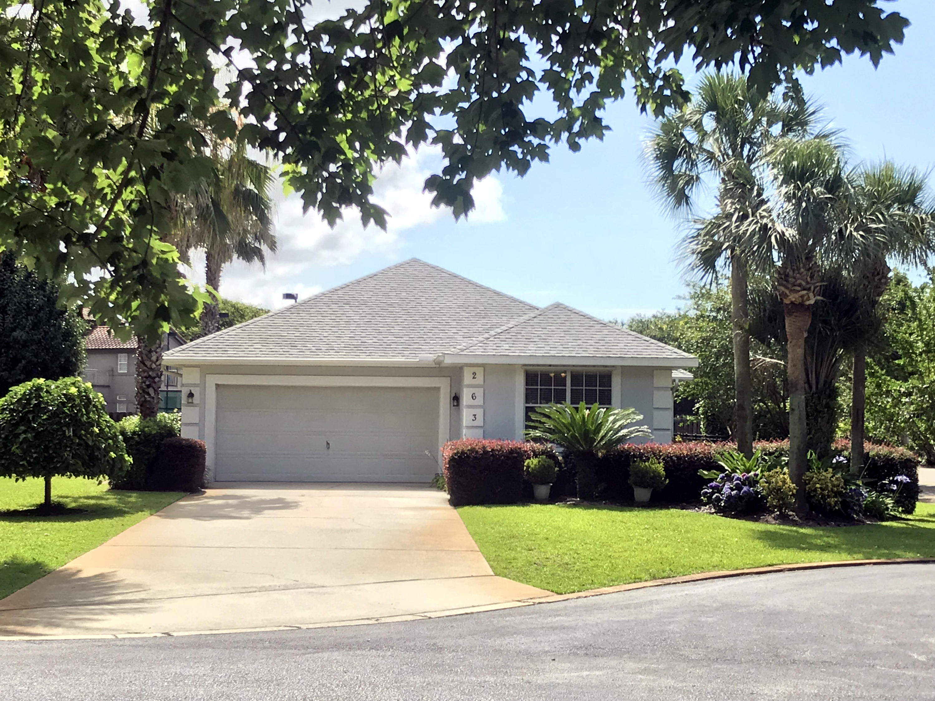 EMERALD LAKES PH 1 - Residential Lease