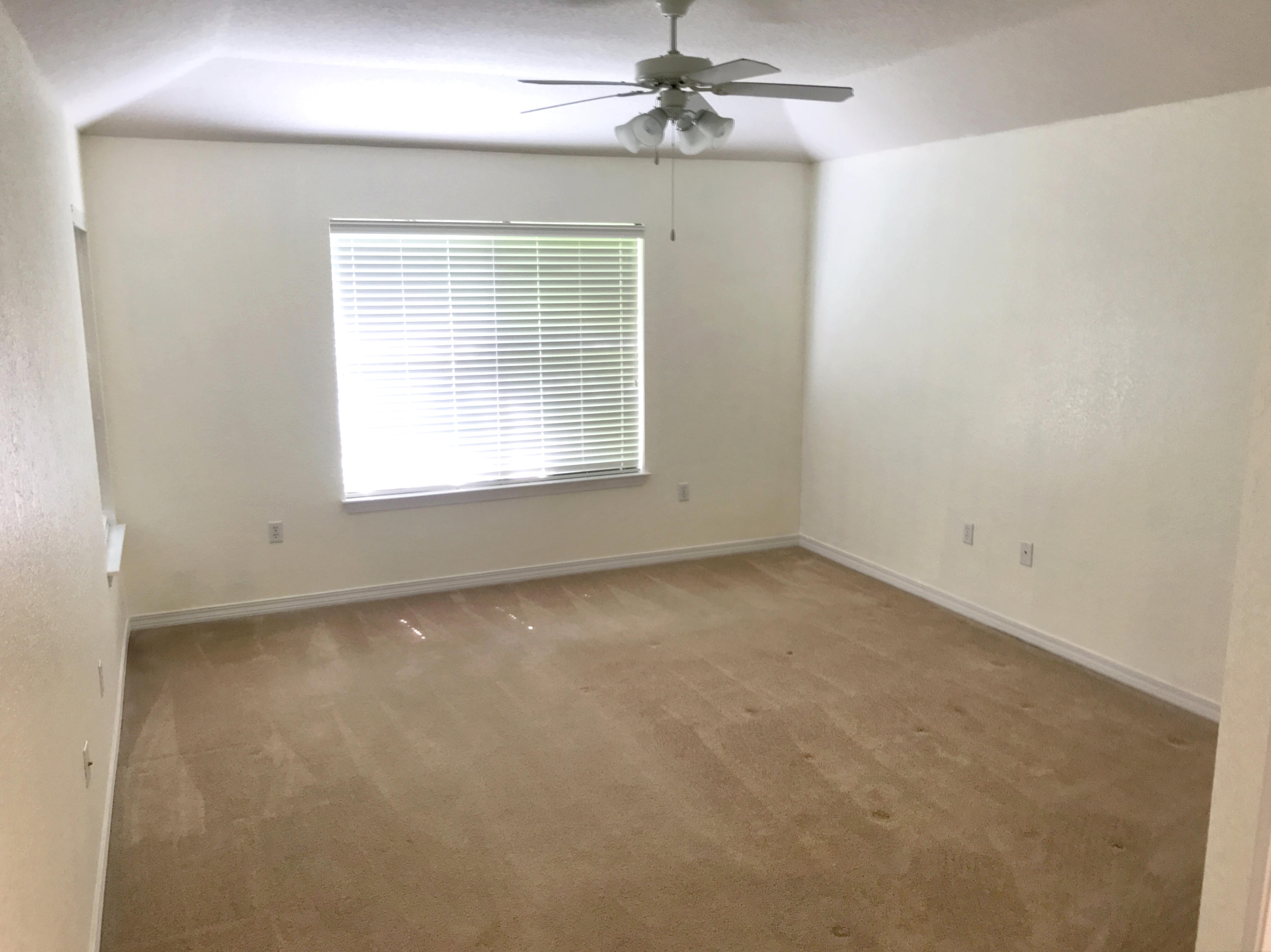 EMERALD LAKES PH 1 - Residential Lease