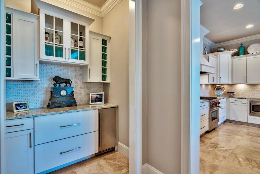 BAYTOWNE AVE EAST - Residential