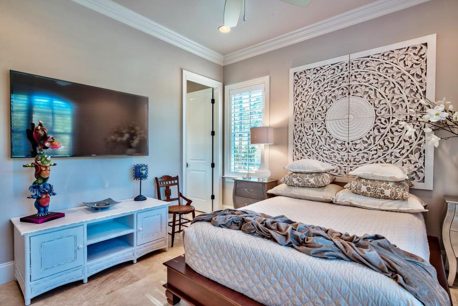 BAYTOWNE AVE EAST - Residential