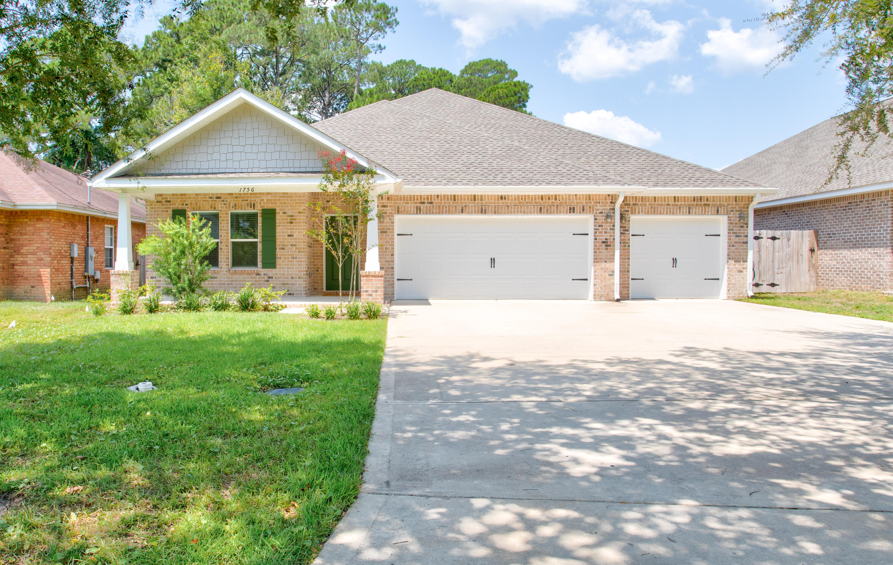 This like-new home is located in the heart of Niceville and has the perfect mix of craftsman and modern elements. With an open concept floorplan and screened-in patio, entertaining has never been easier. Featuring 4 sizeable bedrooms and a bonus space off of the main living area, this home has space for everyone. Premium features in the kitchen include custom cabinetry with soft-close doors and drawers, GE stainless appliances, an expansive 9' island, and a walk-in pantry. LVP flooring throughout, 10' ceilings, and faux-wood blinds provide a feeling of luxury. Less than 10 minutes from all schools and less than 30 minutes from Eglin AFB, Hurlburt AFB, Duke Field, 7th SFG, and NAVSCOLEOD. Pets will be considered on a case-by-case basis with an additional deposit required.