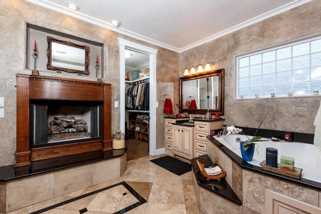 ROCKY BAYOU ESTATES 04 - Residential