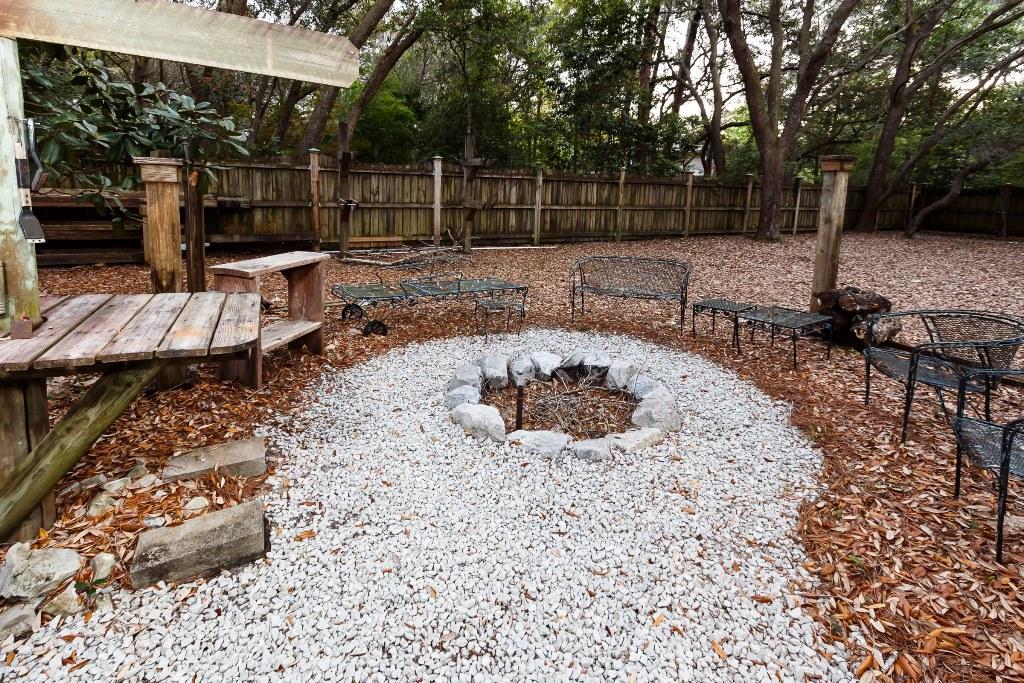 ROCKY BAYOU ESTATES 04 - Residential