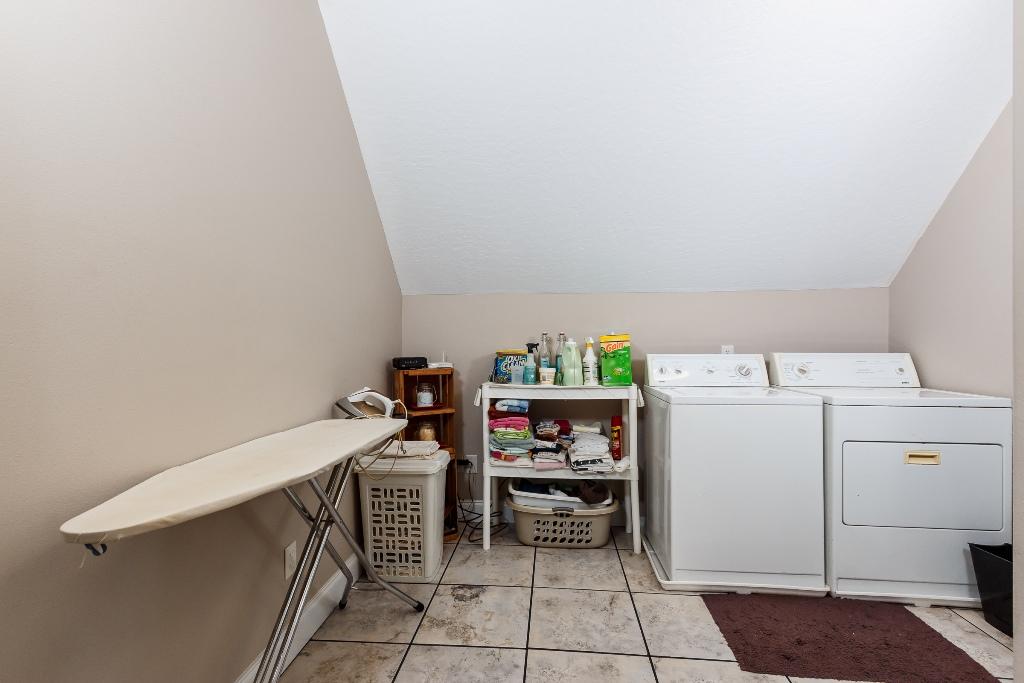 ROCKY BAYOU ESTATES 04 - Residential