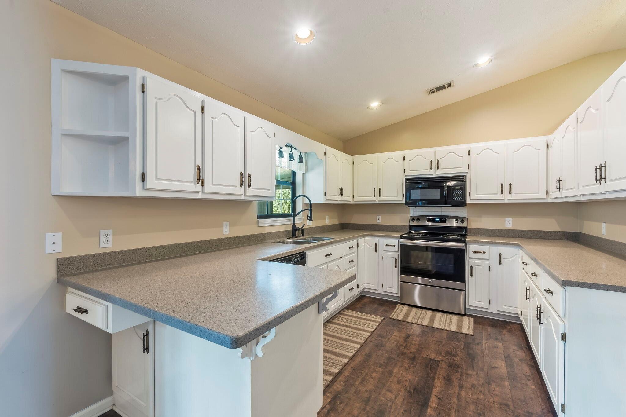 GRAND LAGOON SHORES - Residential