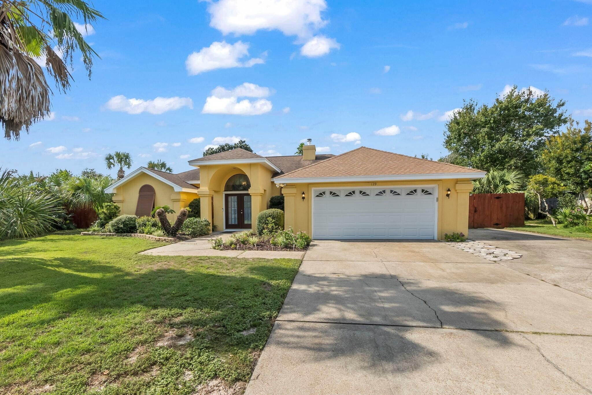 GRAND LAGOON SHORES - Residential